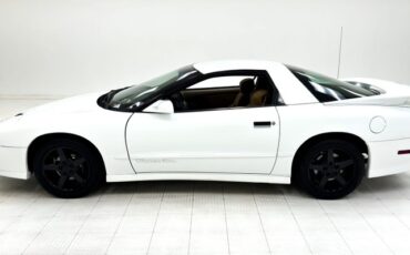 Pontiac-Firebird-1994-White-Tan