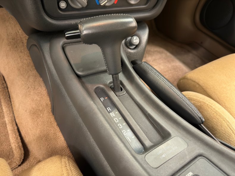 Pontiac-Firebird-1994-White-Tan-43