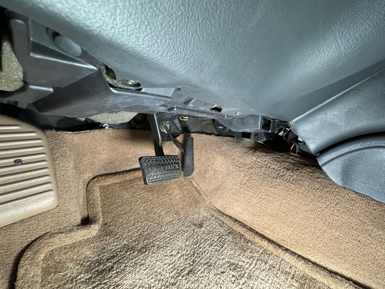 Pontiac-Firebird-1994-White-Tan-45