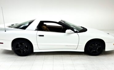 Pontiac-Firebird-1994-White-Tan-5