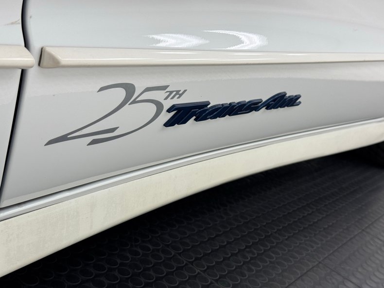 Pontiac-Firebird-1994-White-White-12