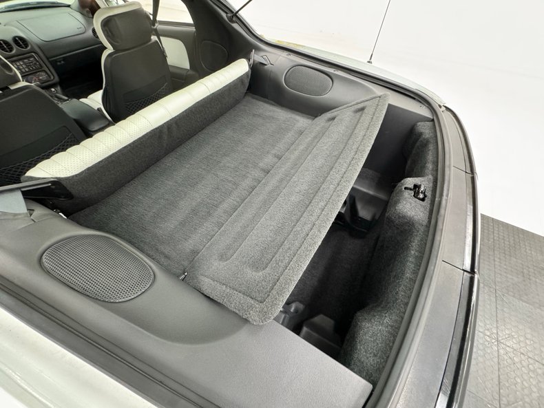 Pontiac-Firebird-1994-White-White-24