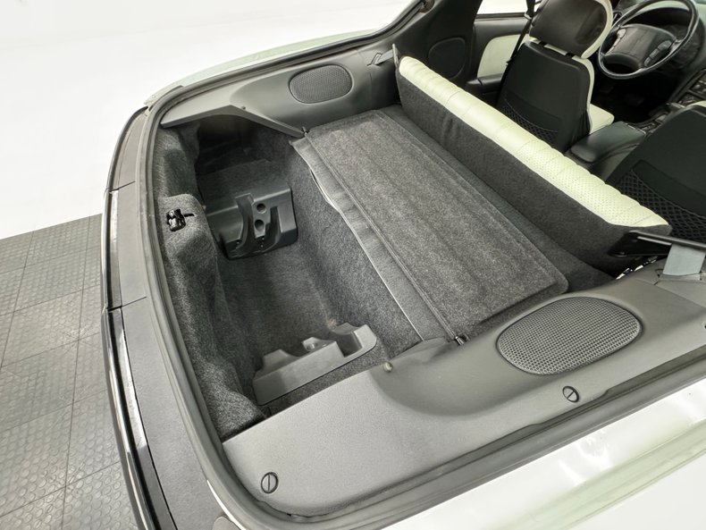 Pontiac-Firebird-1994-White-White-26