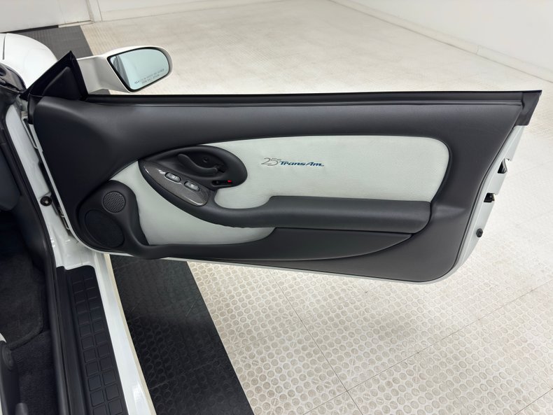 Pontiac-Firebird-1994-White-White-29