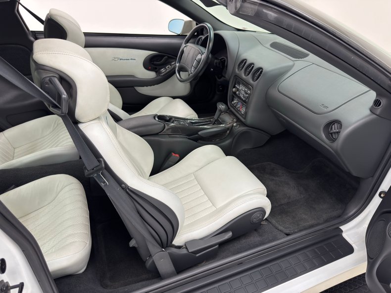 Pontiac-Firebird-1994-White-White-33