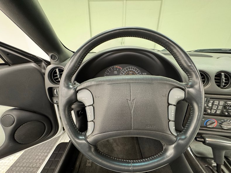 Pontiac-Firebird-1994-White-White-35