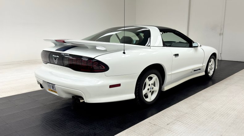 Pontiac-Firebird-1994-White-White-4