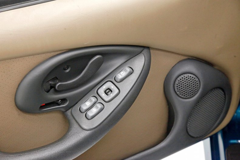 Pontiac-Firebird-1995-Medium-Teal-Blue-Met-Beige-19