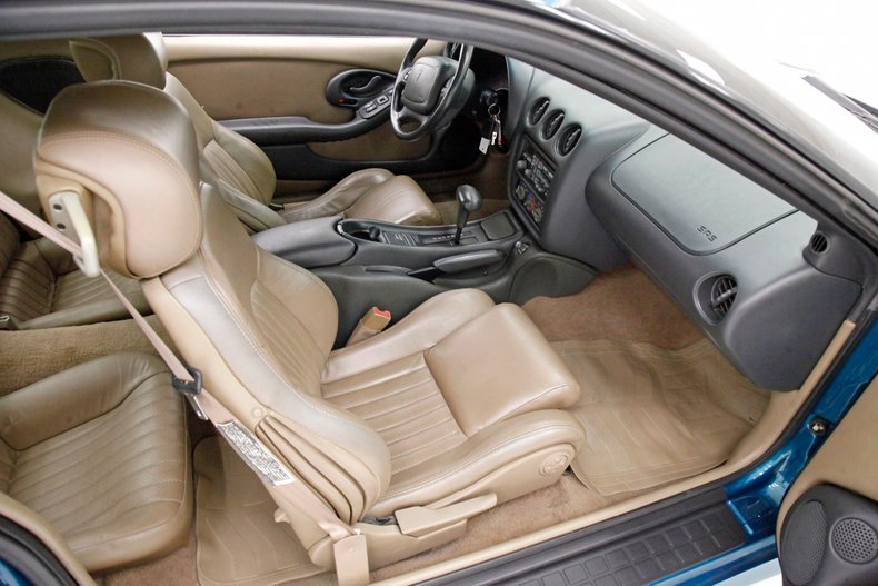 Pontiac-Firebird-1995-Medium-Teal-Blue-Met-Beige-39