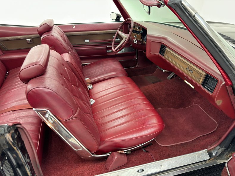 Pontiac-Grandville-1973-Starlight-Black-Oxblood-15
