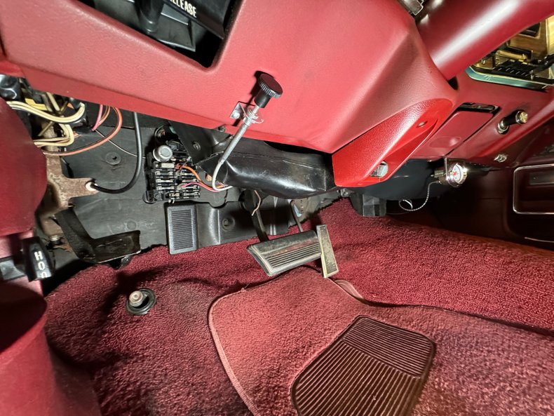 Pontiac-Grandville-1973-Starlight-Black-Oxblood-23