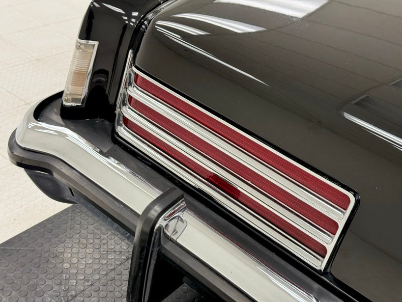 Pontiac-Grandville-1973-Starlight-Black-Oxblood-24