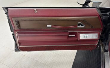 Pontiac-Grandville-1973-Starlight-Black-Oxblood-36