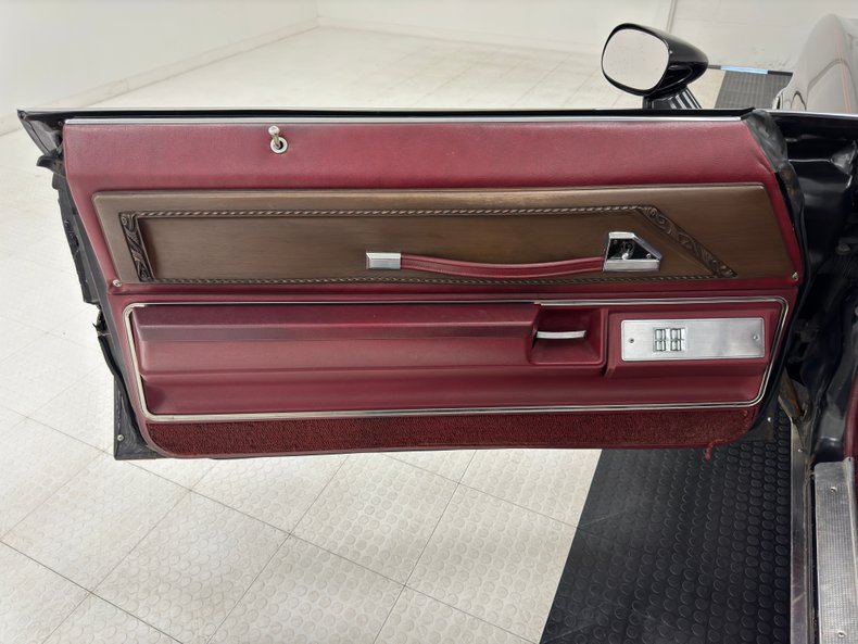 Pontiac-Grandville-1973-Starlight-Black-Oxblood-36