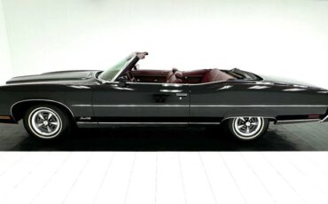 Pontiac-Grandville-1973-Starlight-Black-Oxblood