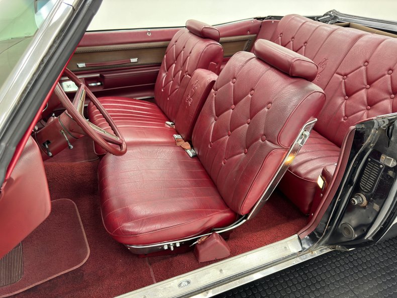 Pontiac-Grandville-1973-Starlight-Black-Oxblood-39