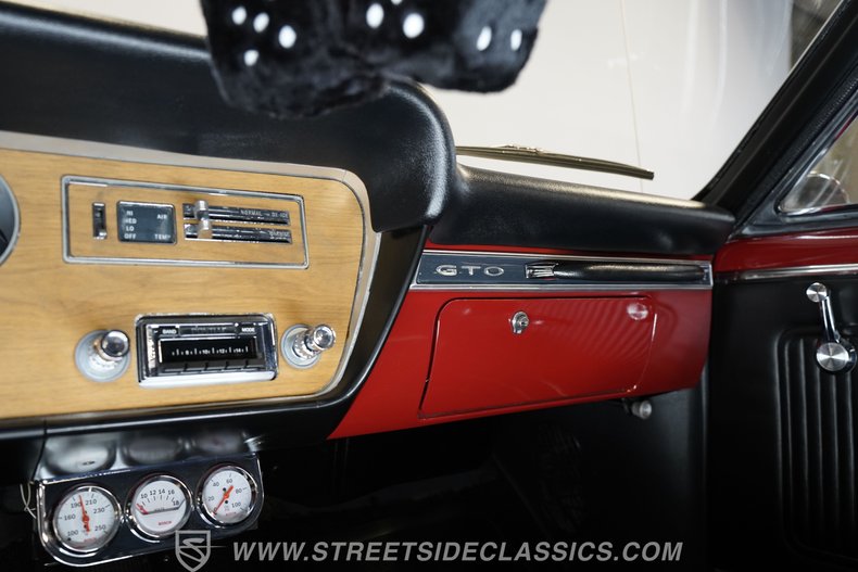 Pontiac-Gto-1966-Montero-Red-Black-17