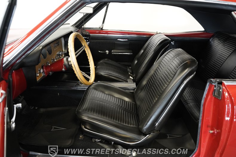 Pontiac-Gto-1966-Montero-Red-Black-2