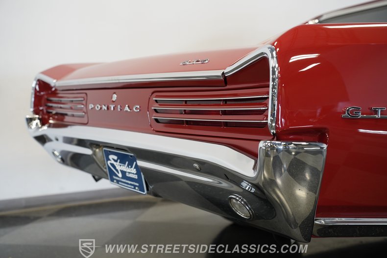 Pontiac-Gto-1966-Montero-Red-Black-38