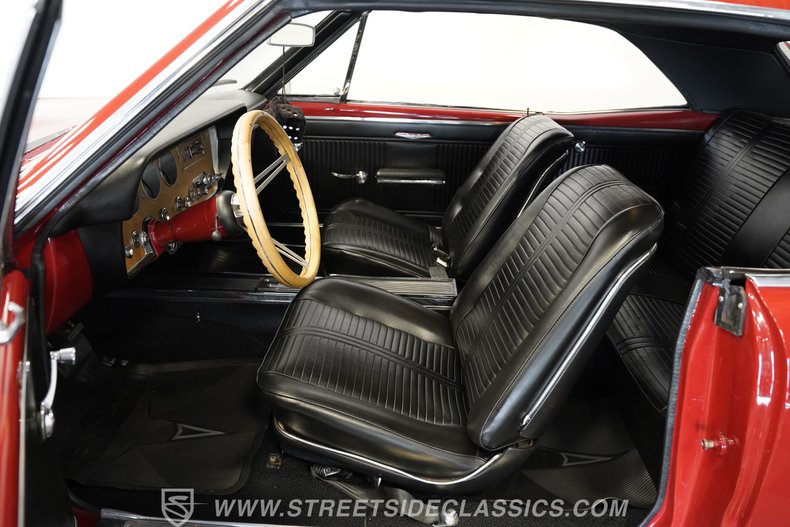 Pontiac-Gto-1966-Montero-Red-Black-42