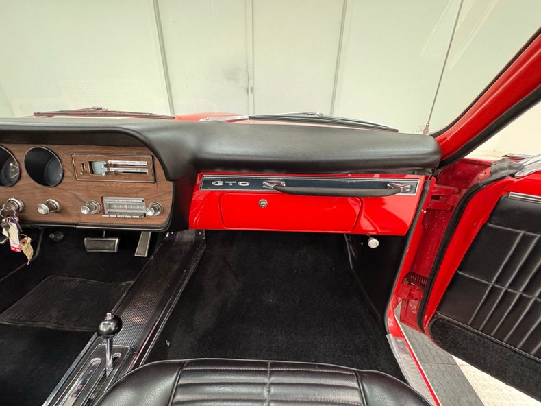 Pontiac-Gto-1966-Montero-Red-Black-47