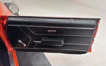 Pontiac-Gto-1969-Carousel-Red-Black-14