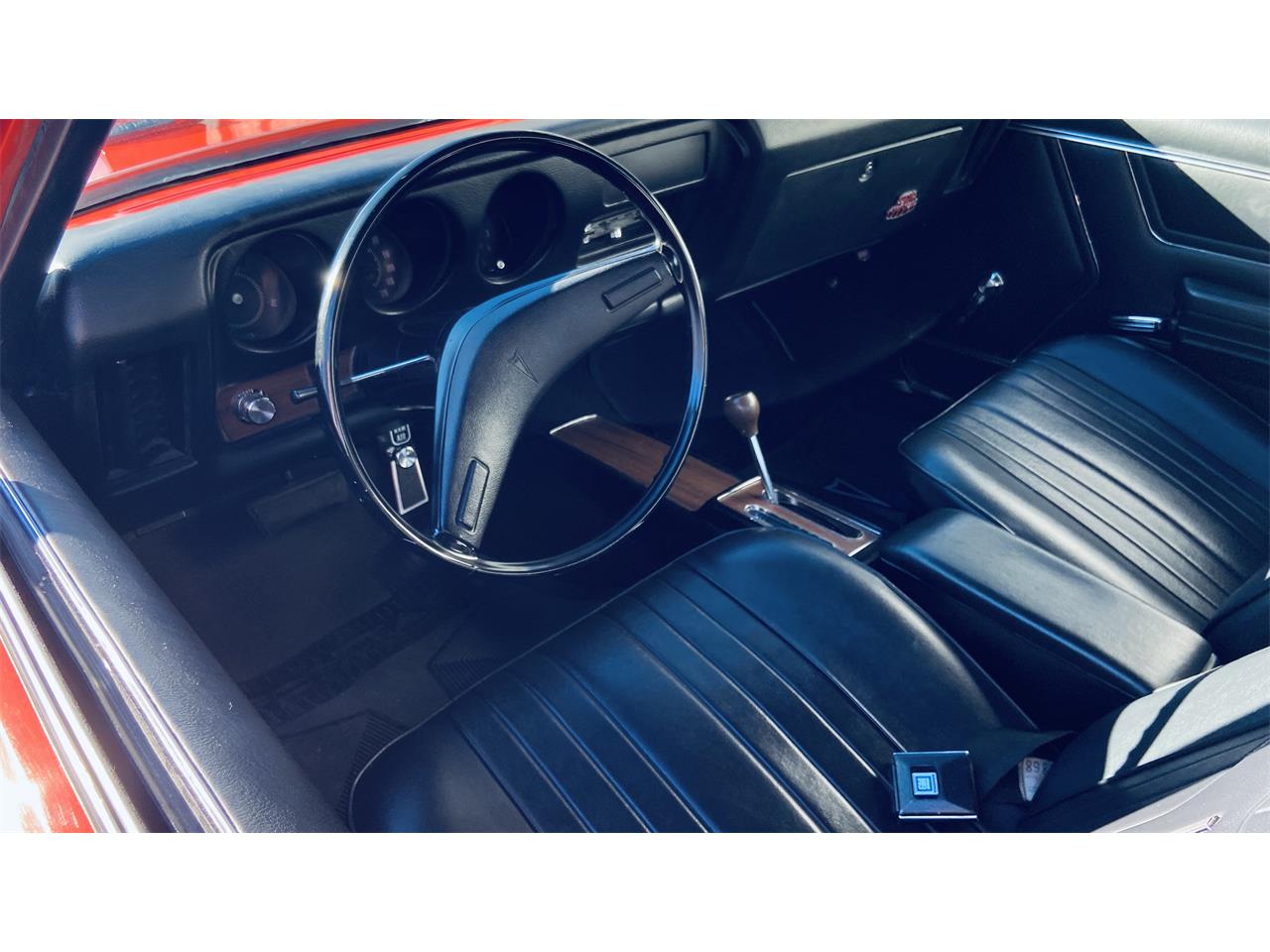 Pontiac-Gto-1969-Carousel-Red-Black-2