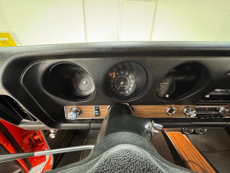 Pontiac-Gto-1969-Carousel-Red-Black-22