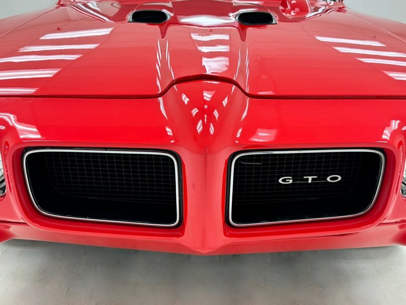 Pontiac-Gto-1970-Cardinal-Red-Black-1