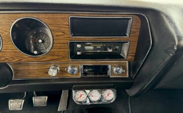 Pontiac-Gto-1970-Cardinal-Red-Black-11