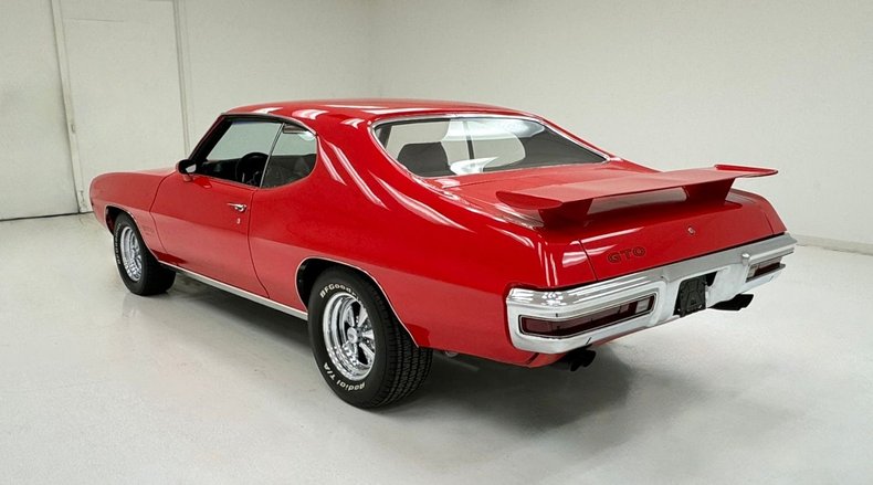 Pontiac-Gto-1970-Cardinal-Red-Black-2