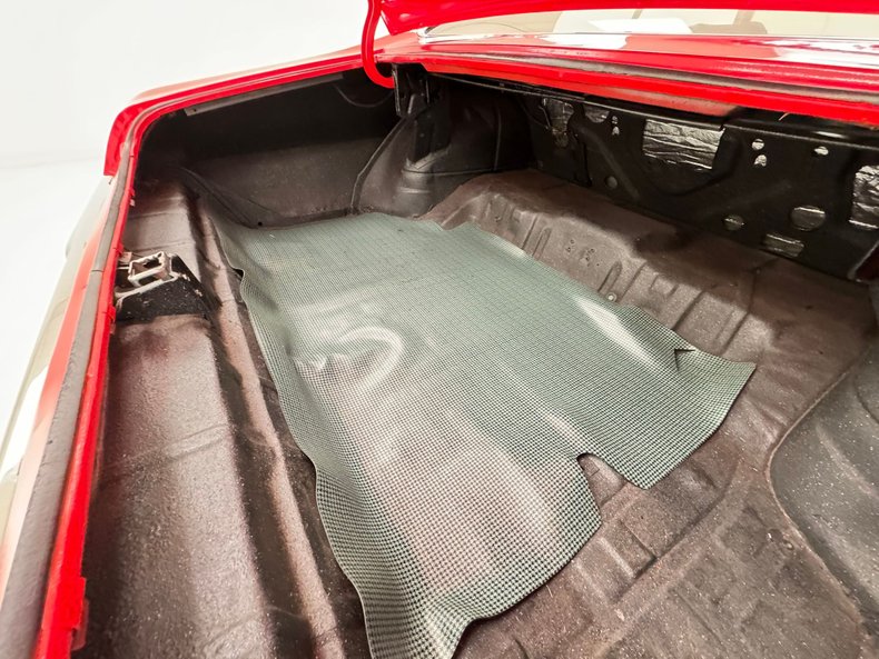 Pontiac-Gto-1970-Cardinal-Red-Black-32