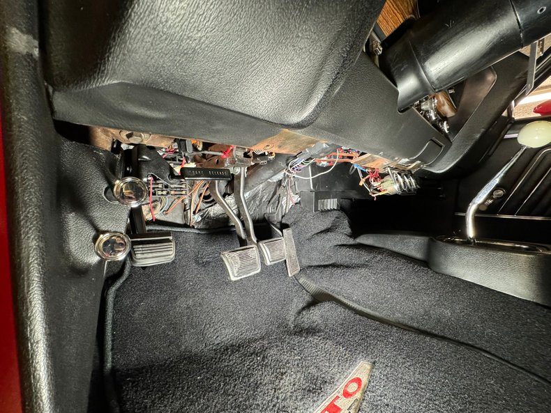 Pontiac-Gto-1970-Cardinal-Red-Black-44