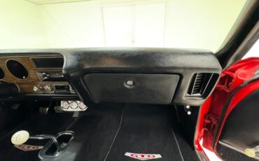 Pontiac-Gto-1970-Cardinal-Red-Black-47