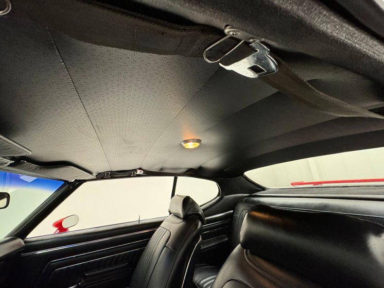 Pontiac-Gto-1970-Cardinal-Red-Black-9