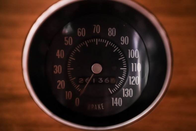 Pontiac-Gto-1970-Polar-White-Red-10