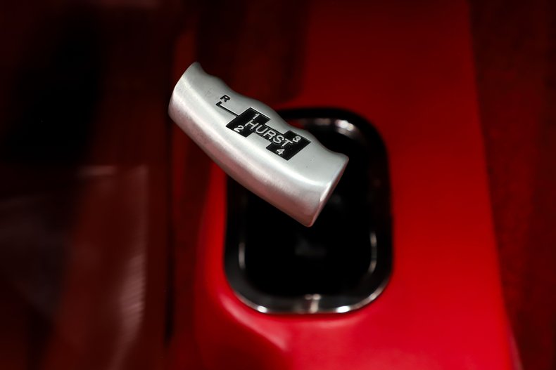 Pontiac-Gto-1970-Polar-White-Red-11