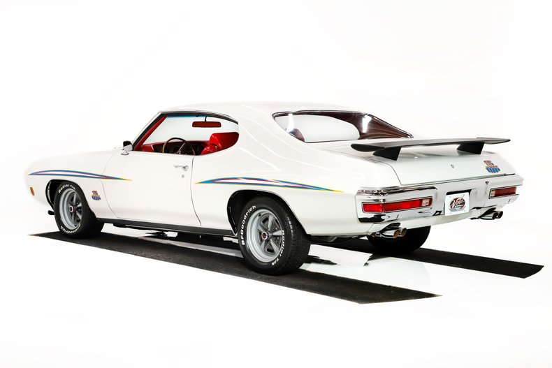 Pontiac-Gto-1970-Polar-White-Red-13