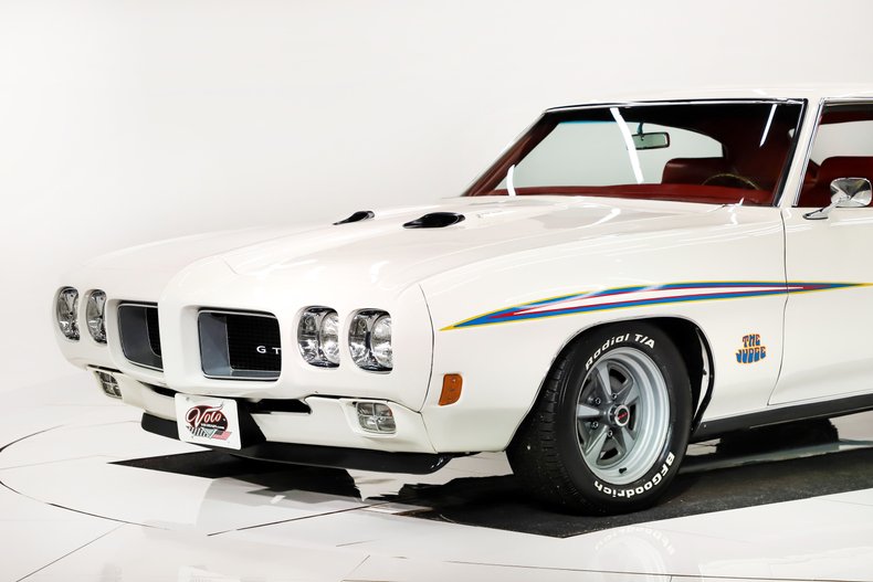 Pontiac-Gto-1970-Polar-White-Red-14