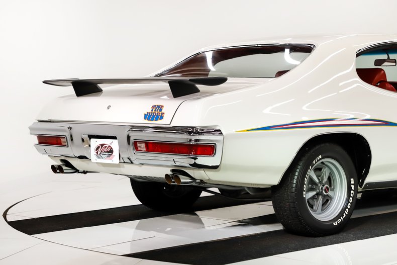 Pontiac-Gto-1970-Polar-White-Red-22