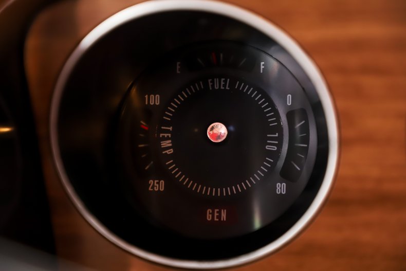 Pontiac-Gto-1970-Polar-White-Red-23