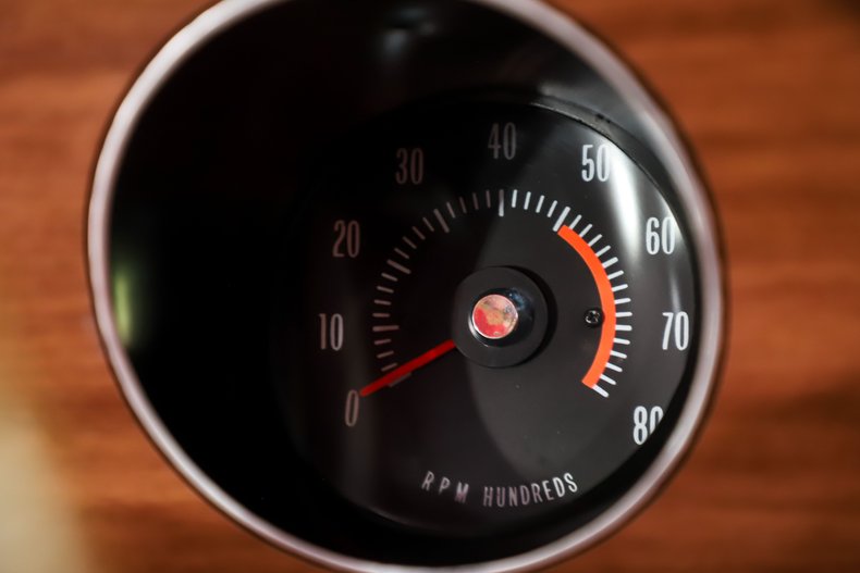 Pontiac-Gto-1970-Polar-White-Red-24