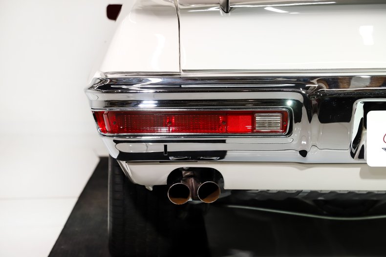 Pontiac-Gto-1970-Polar-White-Red-3