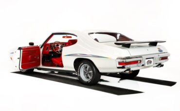 Pontiac-Gto-1970-Polar-White-Red-34