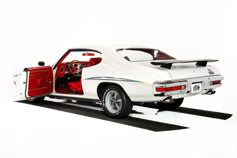 Pontiac-Gto-1970-Polar-White-Red-34
