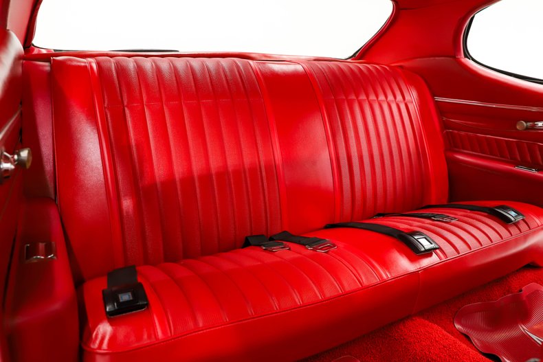 Pontiac-Gto-1970-Polar-White-Red-38