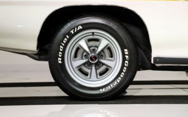 Pontiac-Gto-1970-Polar-White-Red-40