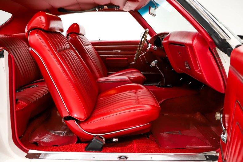 Pontiac-Gto-1970-Polar-White-Red-41