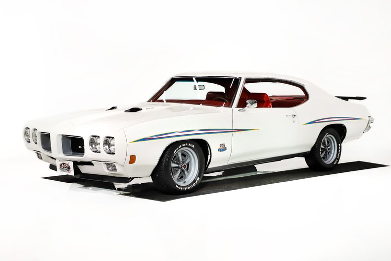 Pontiac-Gto-1970-Polar-White-Red-44