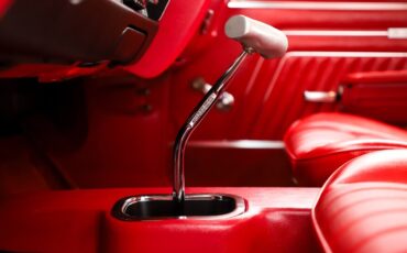 Pontiac-Gto-1970-Polar-White-Red-46